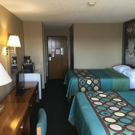 Super 8 By Wyndham Parsonsモーテル エクステリア 写真